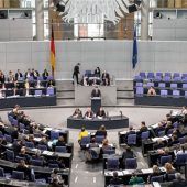Verschleppte Wahlreform bläht Bundestag auf