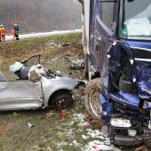 40-Jährige stirbt auf Bundesstraße