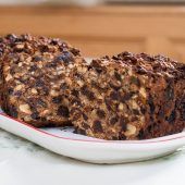 Für den Plätzchenteller: Früchtebrot, Linzer Augen und Rumkugeln