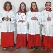 Vier neue Messdiener