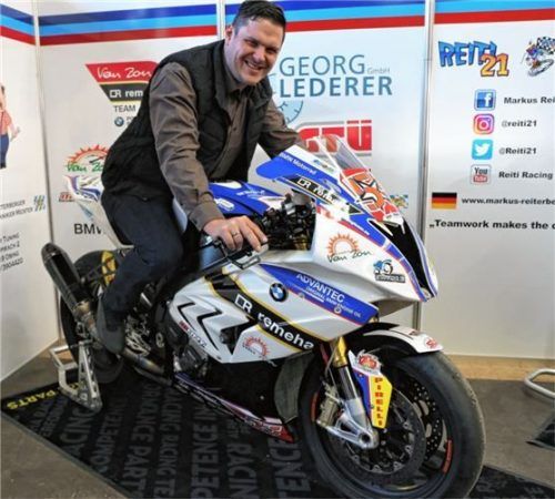 Andreas Huber ist Mechaniker im alpha Racing-Van Zon-BMW-Team um die beiden Obinger Superbike-Fahrer Markus Reiterberger und Jan Bühn.