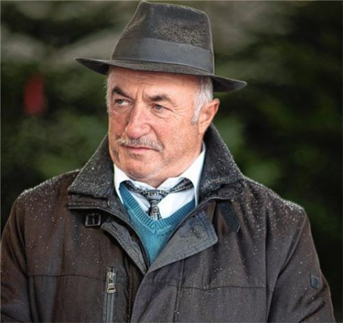 Bietet seit 35 Jahren Christbäume an: Georg Mußner.