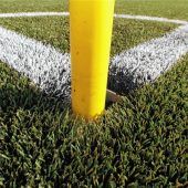 Bolzen und Kicken bei jedem Wetter