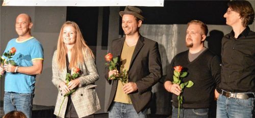 Boten ein begeisterndes Kleinkunst-Menü: (von links) Michi Dietmayr, Eva Niedermeier, Hundling alias Phil Höcketstaller, Julian Nort und Sebastian Schlagenhaufer. Foto Sieberath