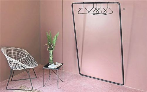 Das Modell Curve lässt sich von der Wand ausklappen, wenn viele Gäste kommen. Foto dpa/Schönbuch