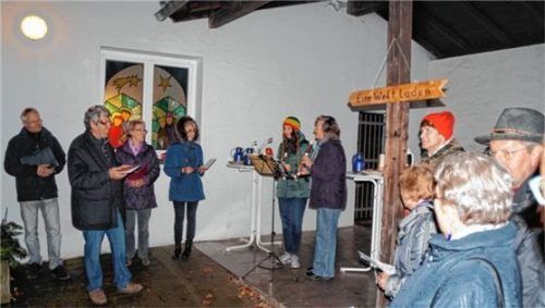 Das traditionelle Adventsfenster kann nicht mehr jeden Tag im Advent durchgeführt werden – daher gibt es mit „5 vor 5“ ein zusätzliches Angebot, das in der Christkönigkirche stattfindet.Foto hg/Archiv