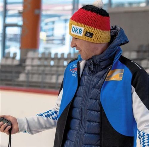 Der Inzeller Trainer Andreas Kraus zeigte sich mit den Leistungen seiner Schützlinge beim Internationalen Skatespecials Cup in der Max-Aicher-Arena zufrieden.Foto Wukits