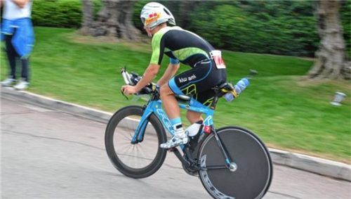 Der Triathlet Frederic Funk warf bei seinem letzten Saisonrennen nochmals alles in die Waagschale.Fotos funk