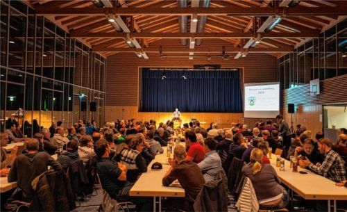 Die Samerberger Bürgerversammlung war gut besucht.Foto re