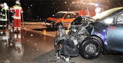 Eine Verletzte und 15000 Euro Blechschaden – das ist die Bilanz eines Unfalles, der sich am Montagabend im Gemeindegebiet Rohrdorf ereignet hat.Foto jre