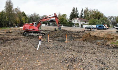 Es wird schon gewerkelt: Hier entsteht das neue Rathaus. Foto Heinz