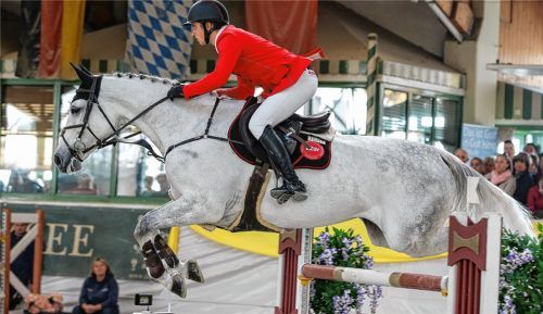 Franz Josef Steiner gewann mit seinem Pferd Chanel den Großen Preis von Ising. Foto Weitz
