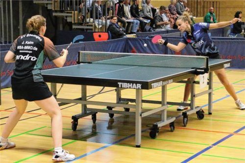 Katharina Michajlova (rechts) bescherte mit ihrem Punkt in ihrem zweiten Einzel dem SV DJK Kolbermoor einen knappen 6:4-Heimsieg und die Tabellenführung. Foto Erlich