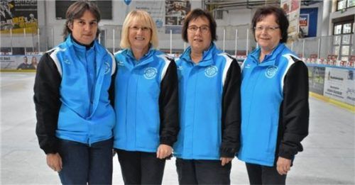 Kreispokalsieger: Der EV 1978 Rosenheim mit Regina Maier, Gaby Sonnenhauser, Bärbel Patsch und Gerti Haider (von links).Foto Niessen