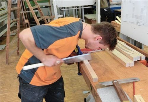 Präzisionsarbeit an der Werkbank: Philip Gollinger absolvierte seine Aufgabe meisterhaft. Foto  re