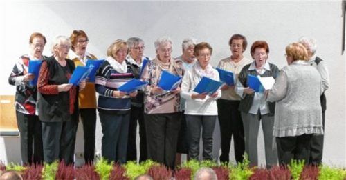 Sorgte für eine schöne Atmosphäre: der Chor von Christkönig. Foto bac