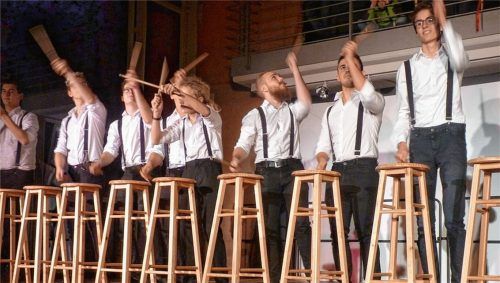 Sorgten für Begeisterungsstürme: die Grafinger „Drumline“.Foto  fis
