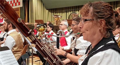 Spektakulär war es tatsächlich, das Konzert der Stadtkapelle Wasserburg. Foto Janeczka