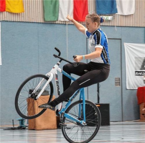Susanne Schreuer von der Soli Bruckmühl verfehlte im Einser Kunstradsport der Frauen die Qualifikation auf die deutsche Meisterschaft äußerst knapp.Foto Koch