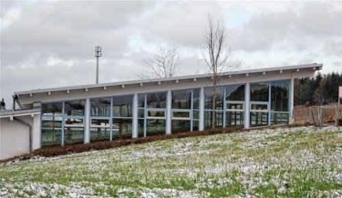 Vielen ist der Funkmast ein Dorn im Auge – besonders auch weil er sich in Sichtweite zur Schule und dem dort entstehenden Kinderhaus befindet.Foto ai