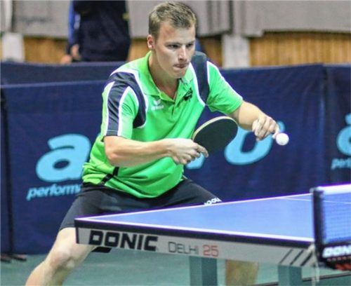 Viktor Ferencz spielte in seinem ersten Einzel nicht erfolgreich, rettete aber später den Kleeblatt-Herren das Unentschieden. Foto Erlich