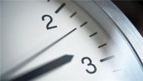 Wird die Zeitumstellung abgeschafft? Eine europaweite Befragung hat den Gegnern Auftrieb gegeben. Foto dpa