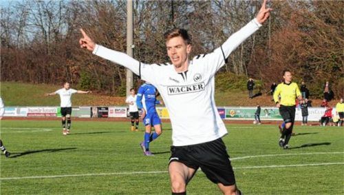 Zweifacher Torschütze in Illertissen: Burghausens Marius Duhnke. Foto Zucker