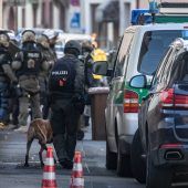 Bewaffneter Mann von SEK überwältigt