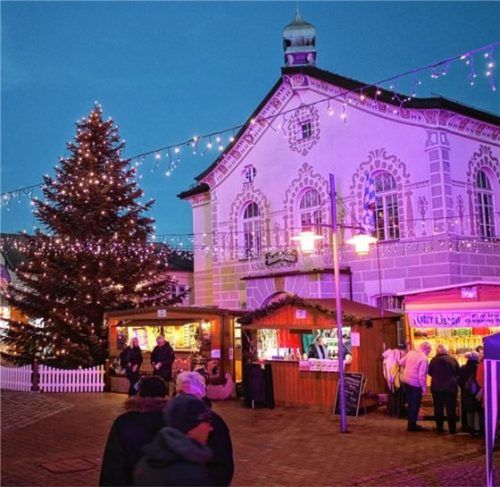 Ob der Kolbermoorer Christkindlmarkt heuer vor der Musikschule stattfindet, steht noch in den Sternen. Riediger