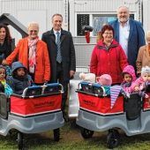„Sterntaler“ als Christkindl im Städtischen Kindergarten