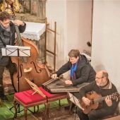 Türen geöffnet in der Jettenbacher Schlosskirche