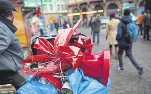 Alles muss raus aus dem Haus: An Weihnachten werden wir wieder zu Müll-Weltmeistern.Fotos Dpa