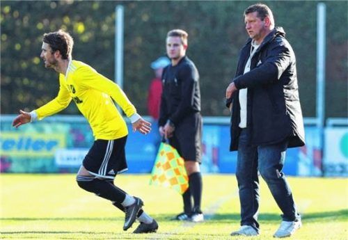 Als einziges Inn/Salzach-Team derzeit Achter: Kirchanschörings Trainer Michael Kostner (rechts) und Florian Hofmann. Foto Butzhammer
