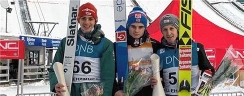 Beim zweiten Wettkampf zur Serie um den COC sprang Constantin Schmid vom WSV Oberaudorf mit Platz zwei auf das Podest. Mitte Zweifachsieger Marius Lindvik (Norwegen) und der Dritte Markus Schiffner (Österreich). Foto  al