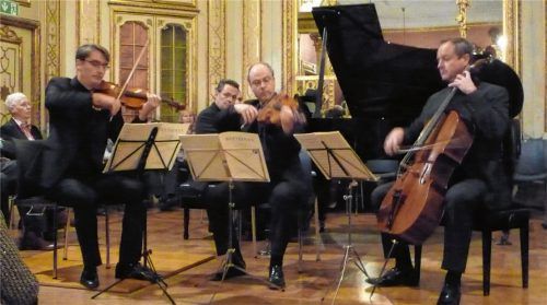 Das Mozart-Piano-Quartett mit (von links) Mark Gothoni (Violine), Hartmut Rohde (Viola), Paul Rivinius (Klavier) und Peter Hörr (Violoncello). Foto Füchtner