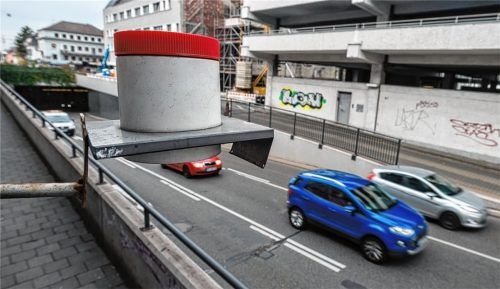Dicke Luft: In manchen Städten drohen Fahrverbote für Diesel. Im Bild: Ein Messgerät in Darmstadt. Foto dpa:
