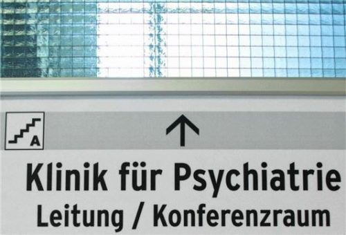 Die Gefahr, dass der Angeklagte erneut gewalttätig wird, ist laut Richter Fuchs groß. Er muss in die Psychiatrie.Foto dpa