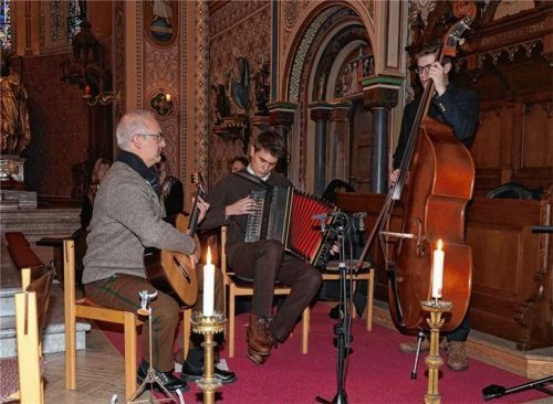 Die Knopf-Soatn-Musi war eine echte Bereicherung beim Adventssingen.