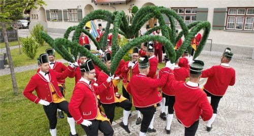 Die Krone – präsentiert von den Kolbermoorer Schäfflern.Foto re