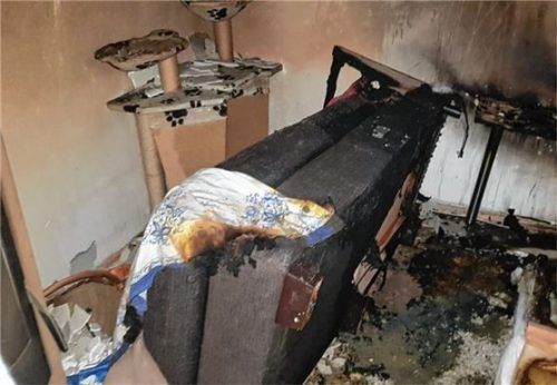 Ein Raub der Flammen: die Wohnung. Fotos  Feuerwehr