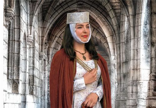 Eine der drei Darstellerinnen der heiligen Hedwig ist Emilia Gianetta.Foto Ammelburger