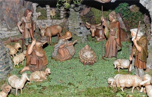 Erst am Heiligen Abend wird das Jesuskind in die große Weihnachtskrippe gelegt. Fotos hoffmann