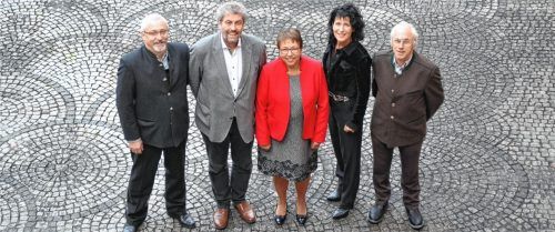 Freuen sich über 70 Jahre erfolgreiche und sachbezogene Politik (von rechts): Franz Baumann, Christine Degenhart, Dr. Beate Burkl, Robert Multrus und Markus Dick.