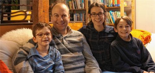 Haben in Québec eine Heimat gefunden: Christian Schreiner und Esperanza Rada mit Samuel (links) und Felix. Fotos re