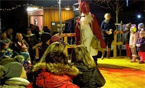 Heiß ersehnt bei Kindern: Der Besuch vom Nikolaus.Foto re
