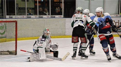 Lukas Steinhauer lieferte eine souveräne Leistung im Starbulls-Tor ab.