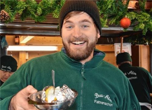 Maximilian Fahrenschon mit einer Ofenkartoffel.