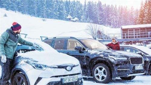 Nie mehr kratzen – und dafür umso entspannter losfahren. Eine Standheizung befreit Autoscheiben bequem von Eis und Schnee. Foto  djd/Webasto