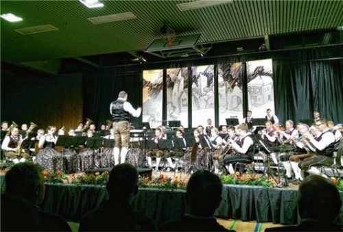 Umjubeltes Jubiläumskonzert: Die Musikkapelle ließ keine Wünsche offen. Foto re