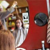 Raserei im Friseursalon